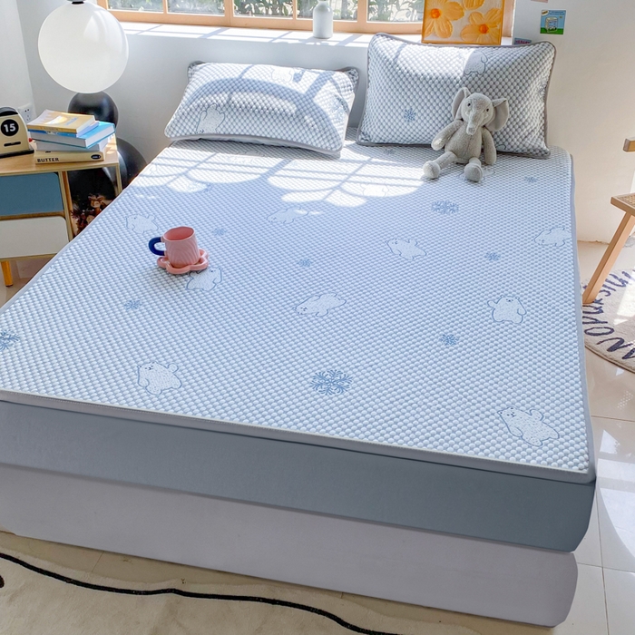 91家纺网 家纺一手货源 找家纺 千朵 2025新款凉感PE冰豆豆提花床笠款凉席 雪花熊蓝