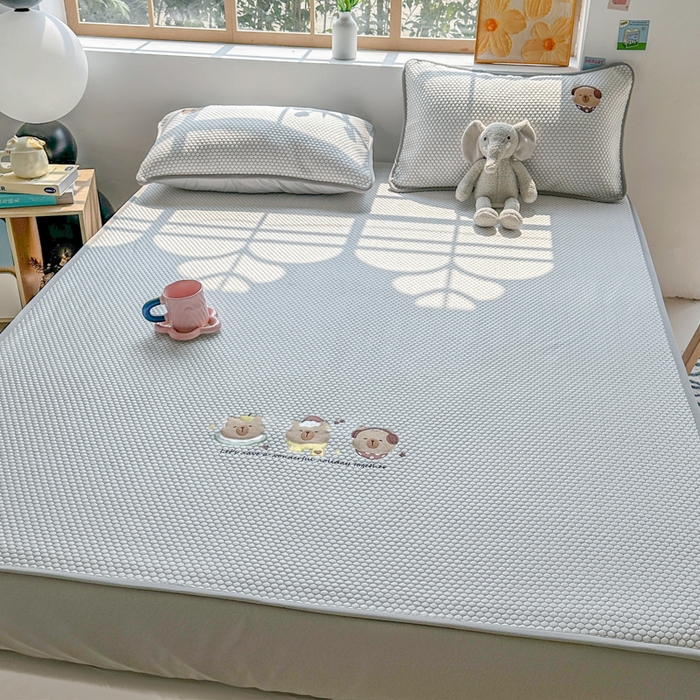 91家纺网 家纺一手货源 找家纺 千朵 2025新款冰豆豆绣花凉席 卡宝