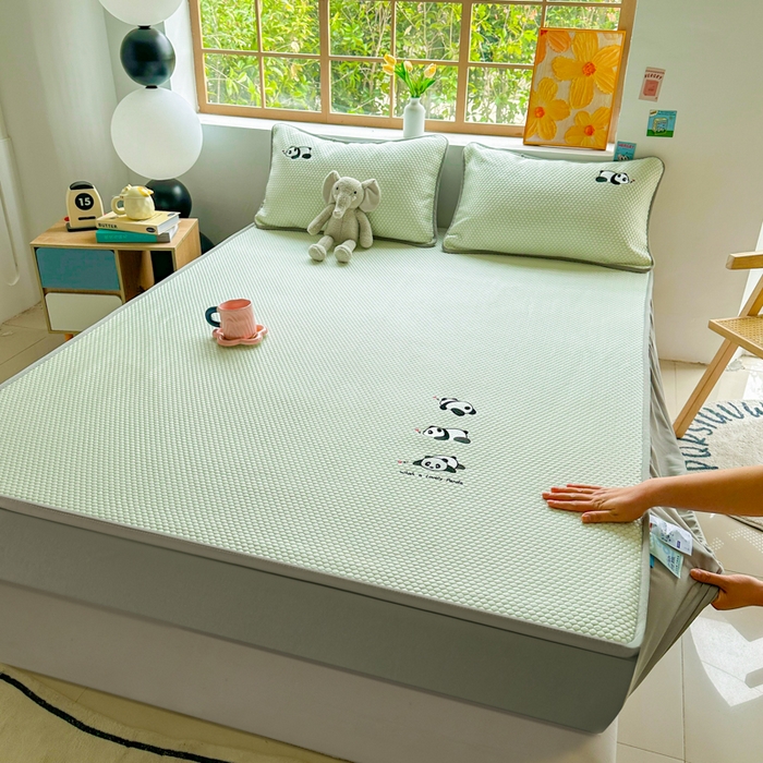 91家纺网 家纺一手货源 找家纺 千朵 2025新款冰豆豆绣花凉席 熊猫