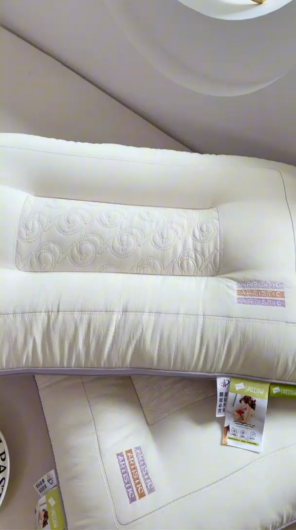 91家纺网 家纺一手货源 找家纺 （总）幸运草 2025新款轻奢立体亲肤枕头 成人家用护颈椎助眠枕芯