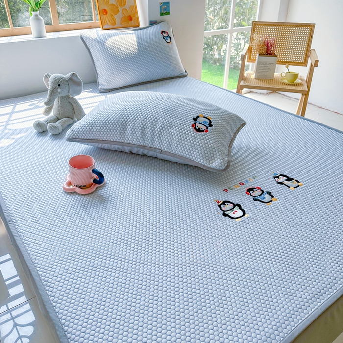 91家纺网 家纺一手货源 找家纺 千朵 2025新款冰豆豆绣花凉席 企鹅