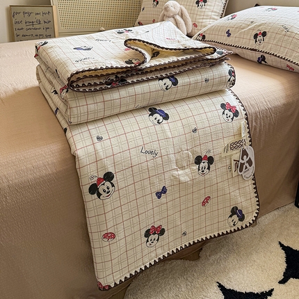 91家纺网 家纺一手货源 找家纺 （总）晚爱家纺（原晚安家居）  2025新款A类母婴级云感双层纱三角针夏被贝壳边夏凉被春夏贝壳绣【可提供买家秀】