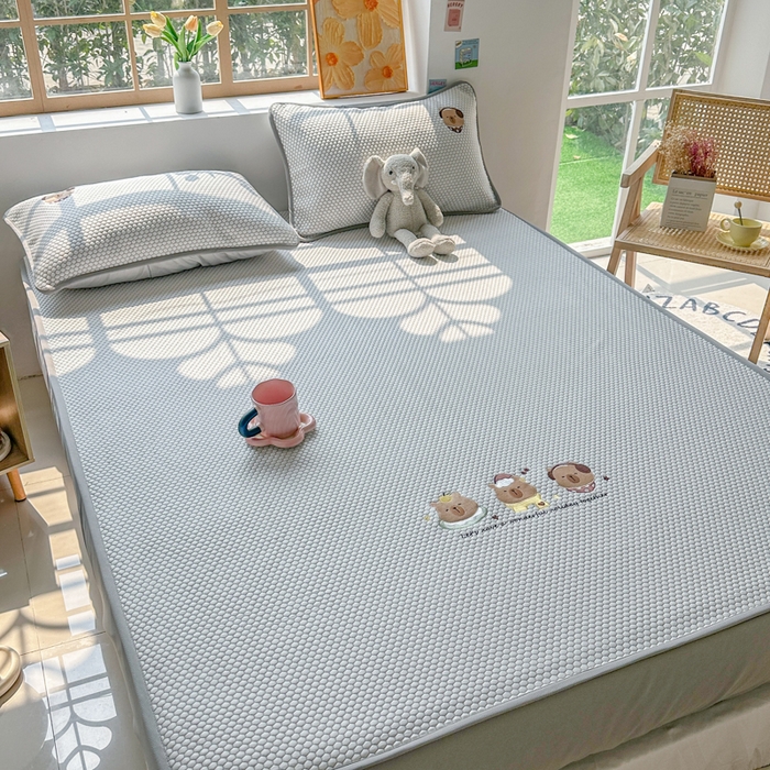 91家纺网 家纺一手货源 找家纺 千朵 2025新款冰豆豆绣花凉席 卡宝