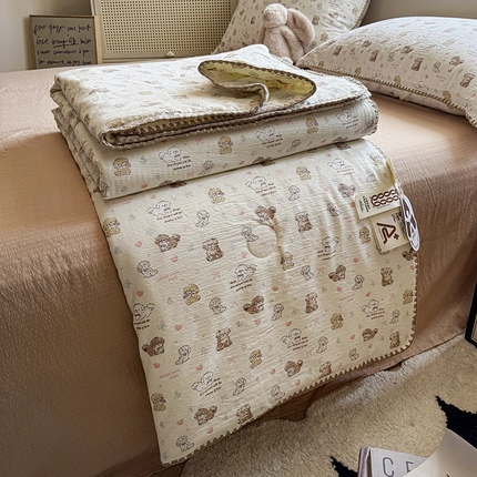 91家纺网 家纺一手货源 找家纺 （总）晚爱家纺（原晚安家居）  2025新款A类母婴级云感双层纱三角针夏被贝壳边夏凉被春夏贝壳绣【可提供买家秀】