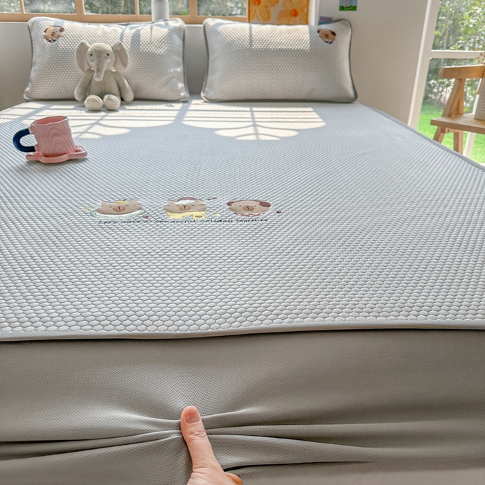 91家纺网 家纺一手货源 找家纺 千朵 2025新款冰豆豆绣花凉席 卡宝