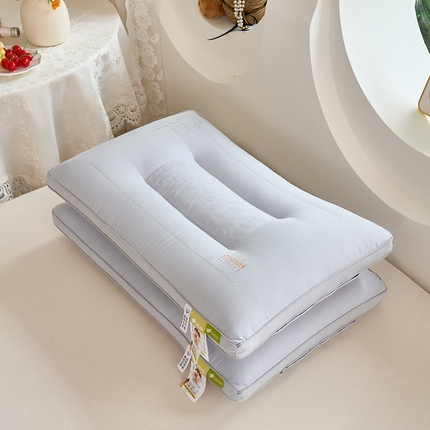 91家纺网 家纺一手货源 找家纺 （总）幸运草 2025新款轻奢立体亲肤枕头 成人家用护颈椎助眠枕芯