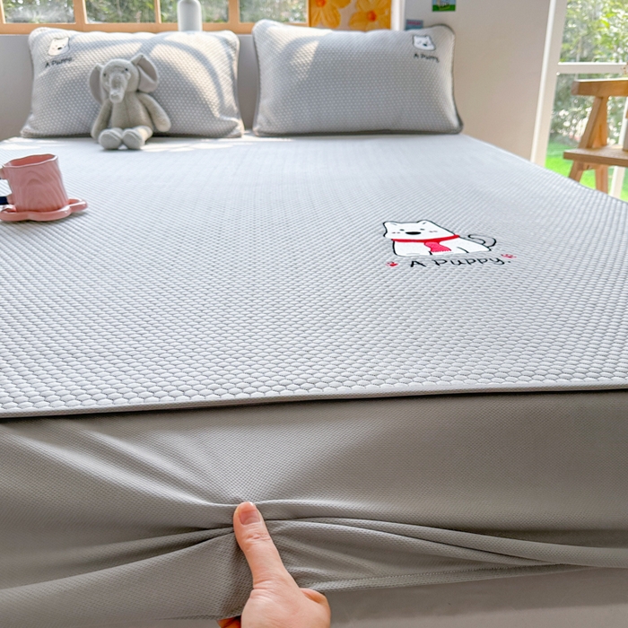 91家纺网 家纺一手货源 找家纺 千朵 2025新款冰豆豆绣花凉席 围巾狗