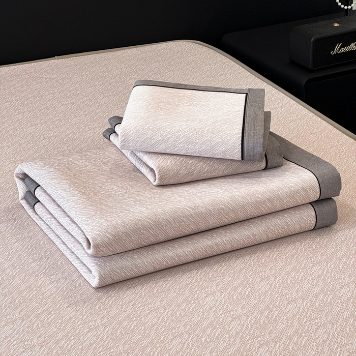 91家纺网 家纺一手货源 找家纺 九花鹿 2025新款凉感肌理纹冰丝席-床席款 肌理纹(豆沙）