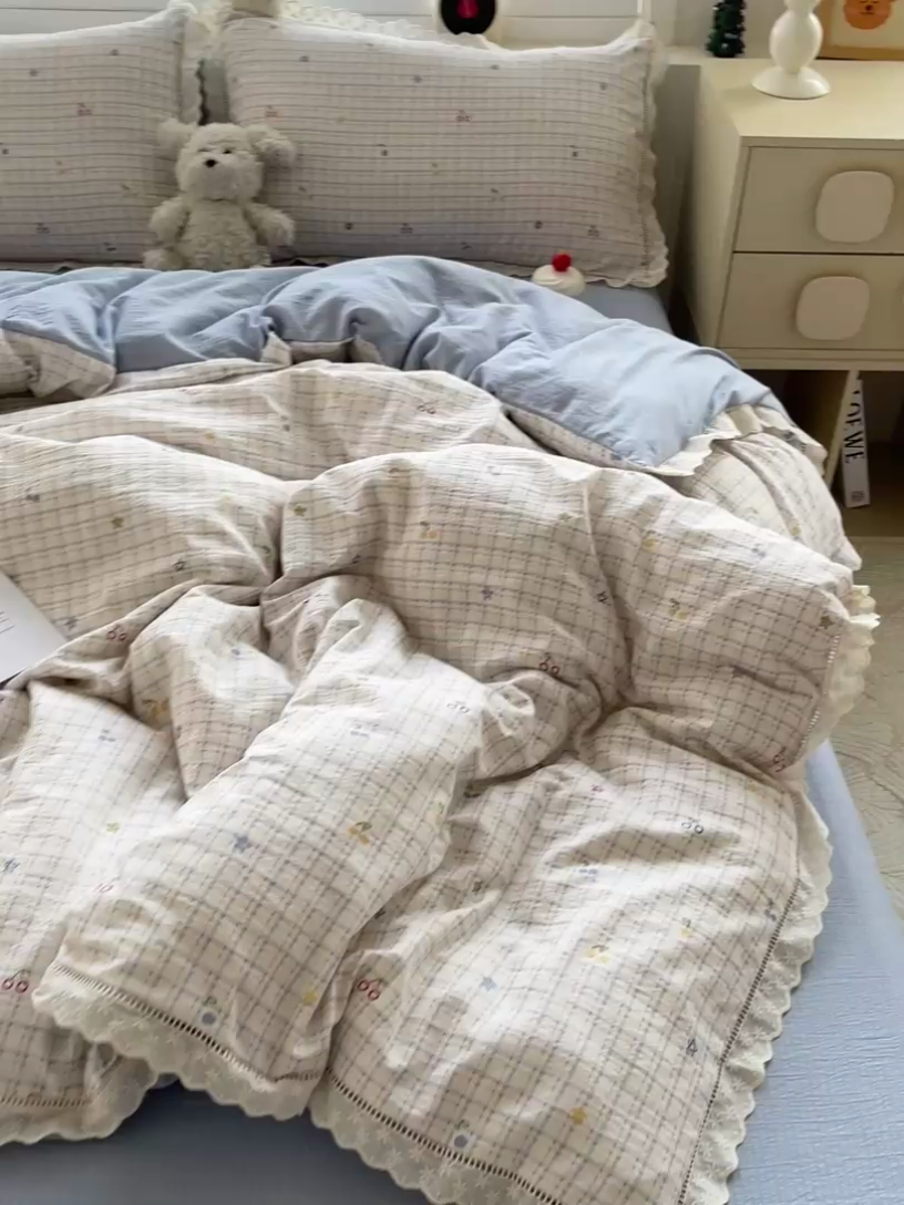 91家纺网 家纺一手货源 找家纺 2025新款云感木棉皱皱双层纱全棉花边四件套 遇见