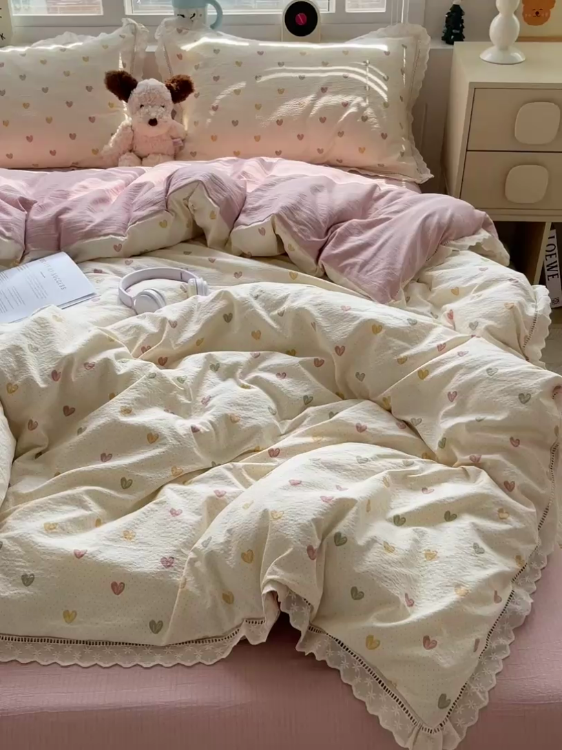 91家纺网 家纺一手货源 找家纺 2025新款云感木棉皱皱双层纱全棉花边四件套 心动