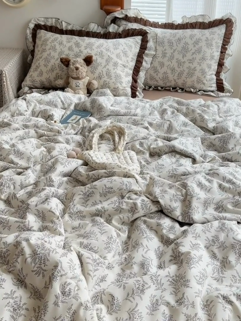 91家纺网 家纺一手货源 找家纺 轻奢坊 2025新款复古风双层纱水洗棉夏被四件套 夏被-麦穗白