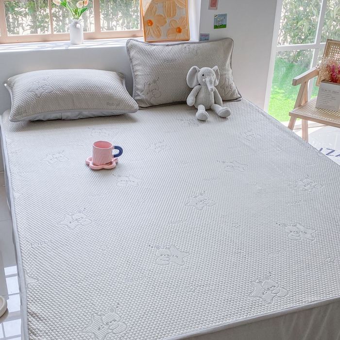 91家纺网 家纺一手货源 找家纺 千朵 2025新款凉感PE冰豆豆提花床笠款凉席 星星兔香槟