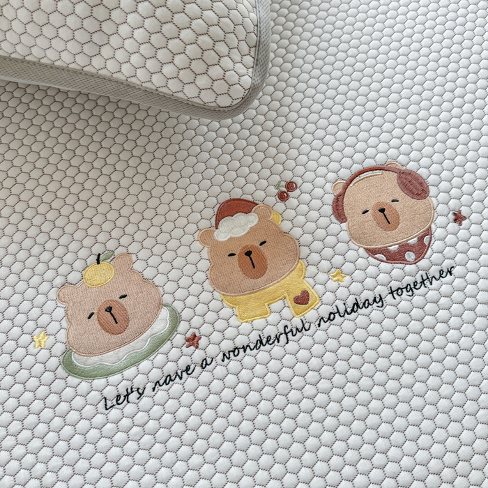 91家纺网 家纺一手货源 找家纺 千朵 2025新款冰豆豆绣花凉席 卡宝