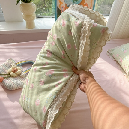 91家纺网 家纺一手货源 找家纺 （总）子钦家纺 2025新款韩版碎花法式风情花边水洗棉夏被夏凉被空调被四件套-风格二