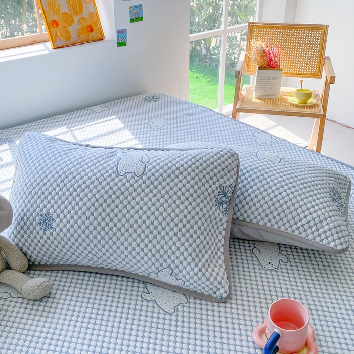 91家纺网 家纺一手货源 找家纺 （总）千朵 2025新款凉感PE冰豆豆提花床笠款凉席