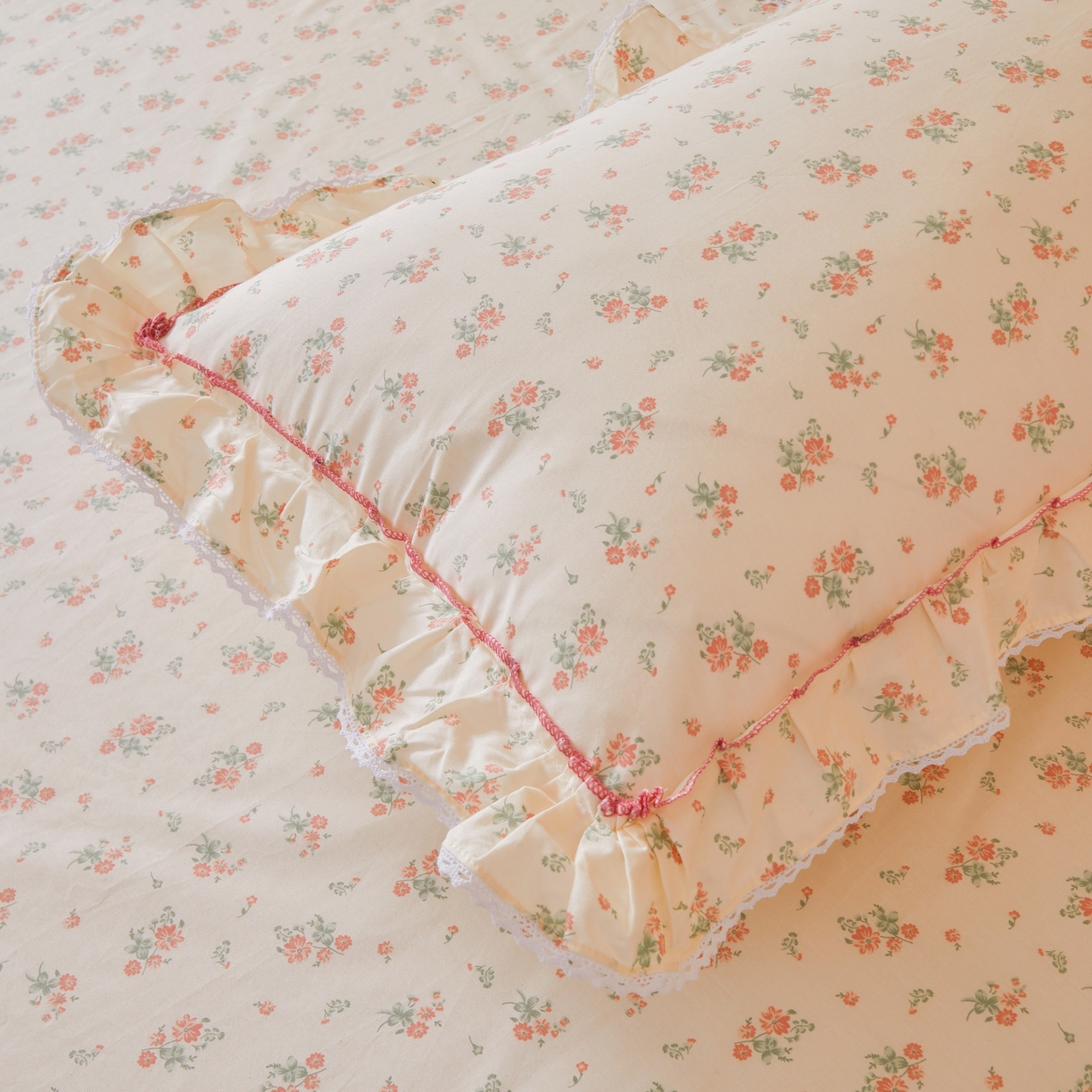 91家纺网 家纺一手货源 找家纺 缦彩 2025新款韩版全棉公主风枕套 夕颜