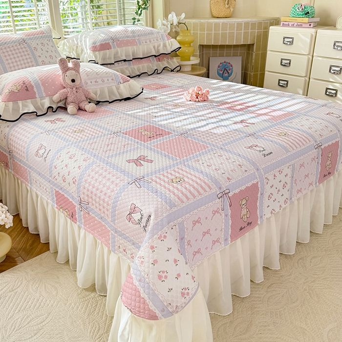 91家纺网 家纺一手货源 找家纺 金盛皇朝家纺 2025夏季新款冰丝凉豆豆床盖凉席 糖熊仔仔