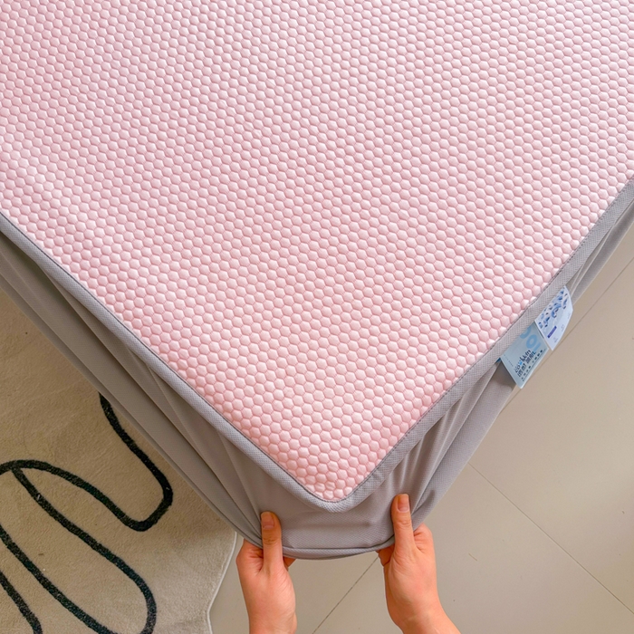 91家纺网 家纺一手货源 找家纺 千朵 2025新款冰豆豆绣花凉席 三小只