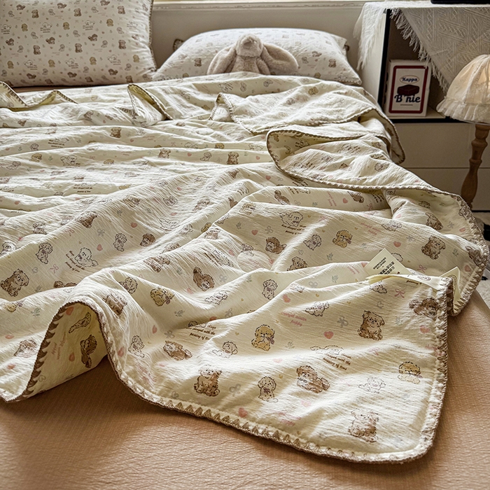 91家纺网 家纺一手货源 找家纺 晚爱家纺（原晚安家居）  2025新款A类母婴级云感双层纱三角针夏被贝壳边夏凉被春夏贝壳绣【可提供买家秀】 狗狗日记