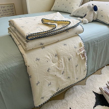 91家纺网 家纺一手货源 找家纺 （总）晚爱家纺（原晚安家居）  2025新款A类母婴级云感双层纱三角针夏被贝壳边夏凉被春夏贝壳绣【可提供买家秀】