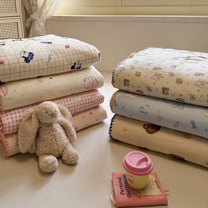 91家纺网 家纺一手货源 找家纺 （总）晚爱家纺（原晚安家居）  2025新款A类母婴级云感双层纱三角针夏被贝壳边夏凉被春夏贝壳绣【可提供买家秀】