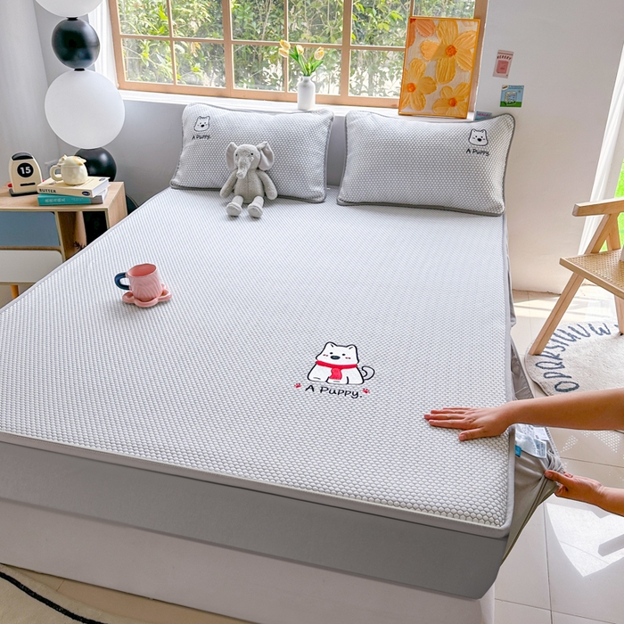 91家纺网 家纺一手货源 找家纺 千朵 2025新款冰豆豆绣花凉席 围巾狗