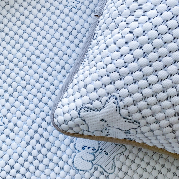 91家纺网 家纺一手货源 找家纺 千朵 2025新款凉感PE冰豆豆提花床笠款凉席 星星兔蓝