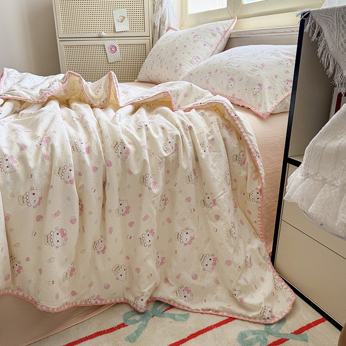 91家纺网 家纺一手货源 找家纺 晚爱家纺（原晚安家居）  2025新款A类母婴级云感双层纱三角针夏被贝壳边夏凉被春夏贝壳绣【可提供买家秀】 粉色KT猫