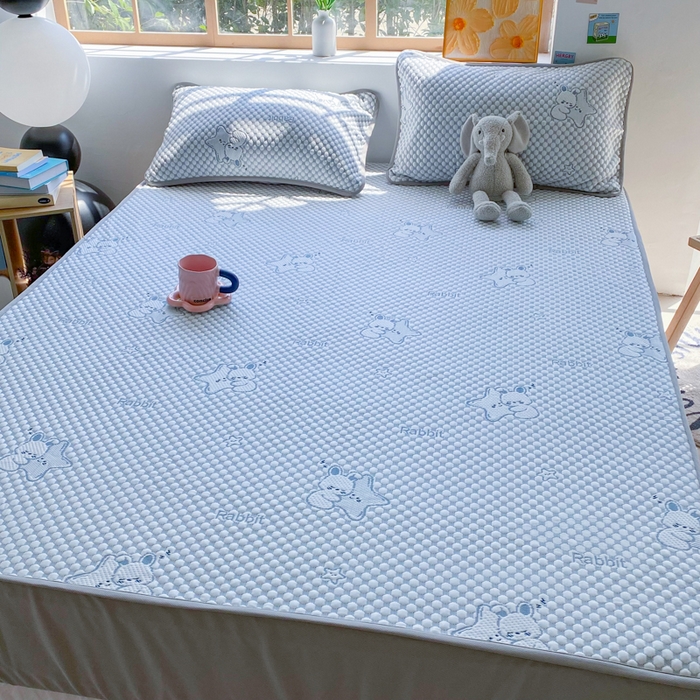 91家纺网 家纺一手货源 找家纺 千朵 2025新款凉感PE冰豆豆提花床笠款凉席 星星兔蓝