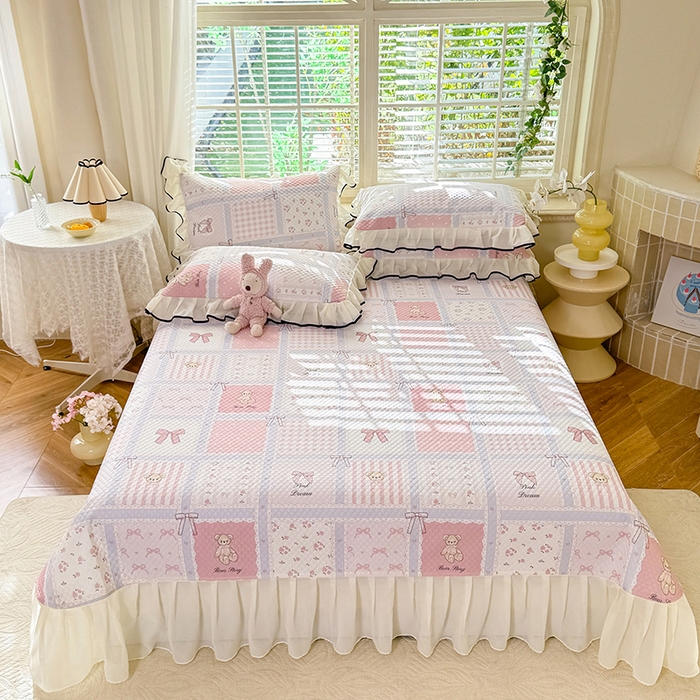 91家纺网 家纺一手货源 找家纺 金盛皇朝家纺 2025夏季新款冰丝凉豆豆床盖凉席 糖熊仔仔