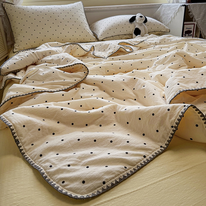 91家纺网 家纺一手货源 找家纺 晚爱家纺（原晚安家居）  2025新款A类母婴级云感双层纱三角针夏被贝壳边夏凉被春夏贝壳绣【可提供买家秀】 波点灰