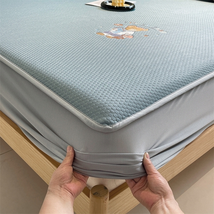 91家纺网 家纺一手货源 找家纺 （总）启程家纺 2025新款凉豆豆复合三明治刺绣款凉席席子-床笠款