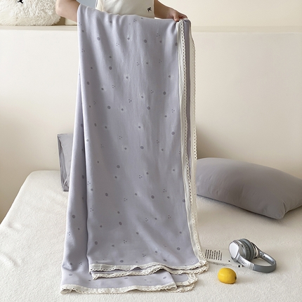 91家纺网 家纺一手货源 找家纺 （总）麻依 2025新款花边天丝棉冷感毯