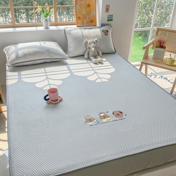 91家纺网 家纺一手货源 找家纺 千朵 2025新款冰豆豆绣花凉席 卡宝