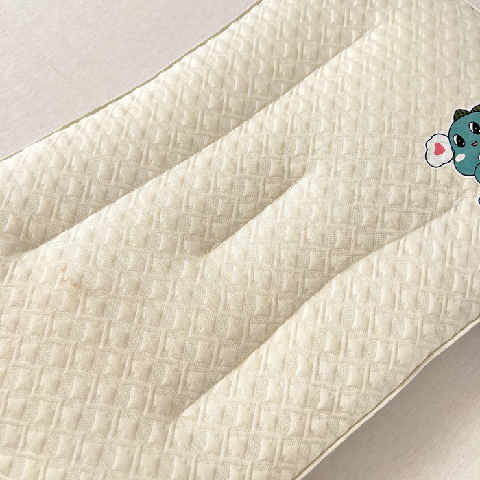 91家纺网 家纺一手货源 找家纺 （总）乐秀家纺 2025新款儿童卡通云柔舒适枕芯幼儿园午睡枕头枕芯