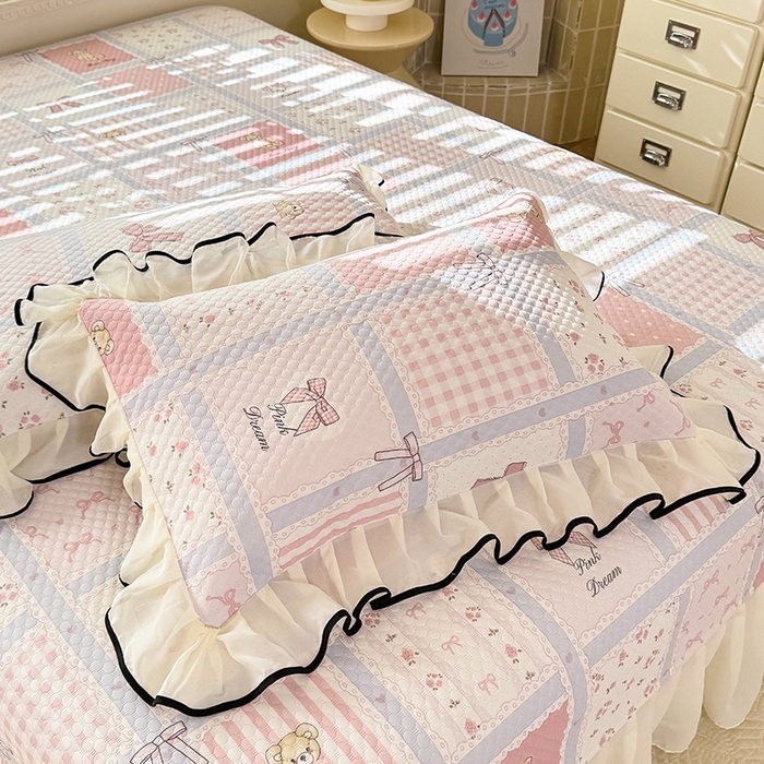 91家纺网 家纺一手货源 找家纺 金盛皇朝家纺 2025夏季新款冰丝凉豆豆床盖凉席 糖熊仔仔