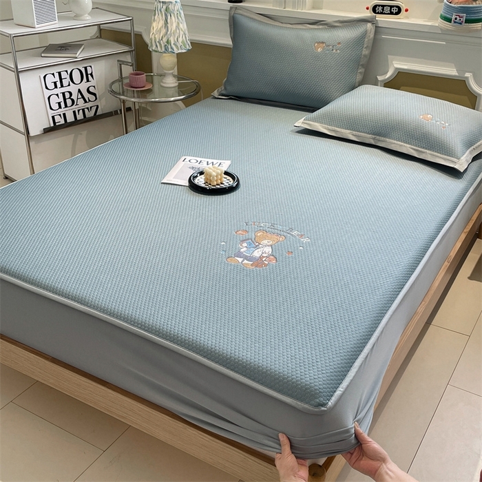 91家纺网 家纺一手货源 找家纺 （总）启程家纺 2025新款凉豆豆复合三明治刺绣款凉席席子-床笠款