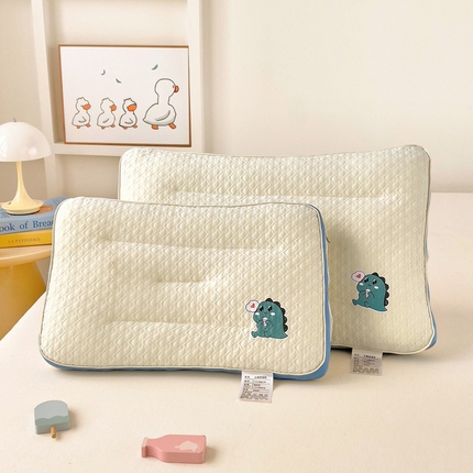 91家纺网 家纺一手货源 找家纺 （总）乐秀家纺 2025新款儿童卡通云柔舒适枕芯幼儿园午睡枕头枕芯