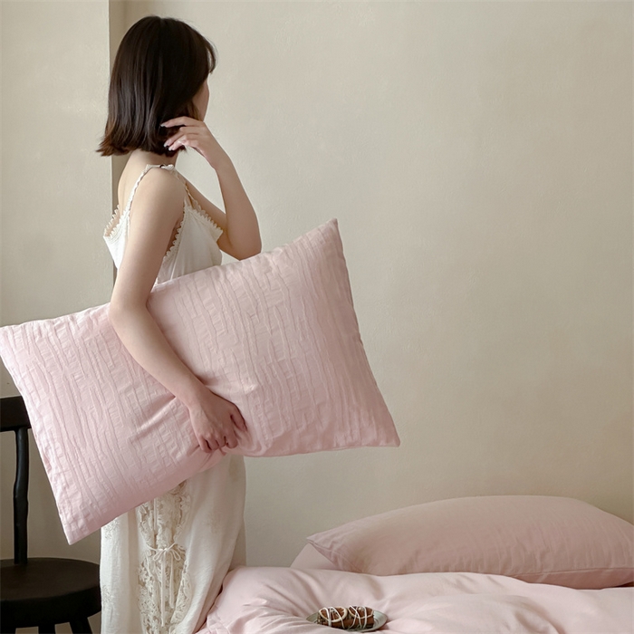 91家纺网 家纺一手货源 找家纺 梦享生活家居 2025新款色织三层提花人字纹面料四件套-青春系列恋青春粉