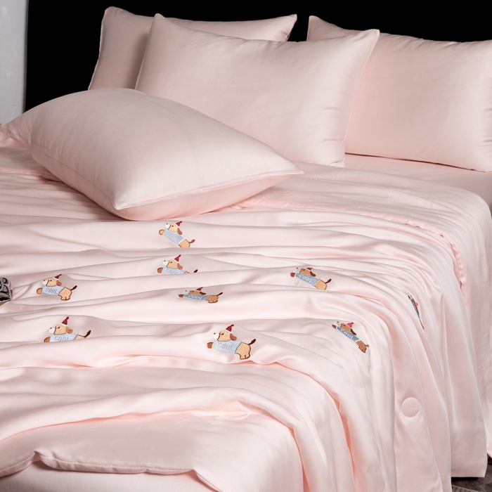 91家纺网 家纺一手货源 找家纺 梦镜家纺 2025新款A类水洗真丝夏被四件套-腊肠狗 腊肠狗粉色