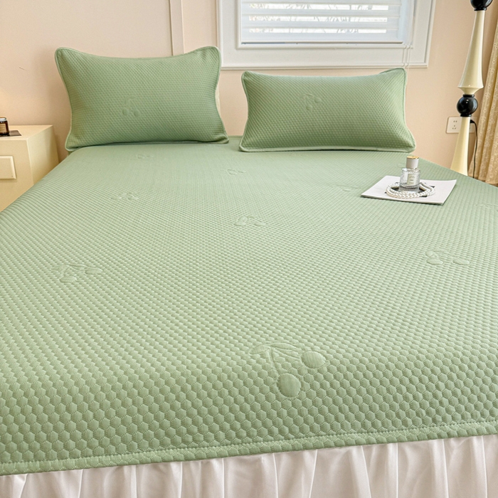 91家纺网 家纺一手货源 找家纺 布卢姆床垫 2025新款A类PE乙纶冰豆豆凉席床裙款 樱桃 绿