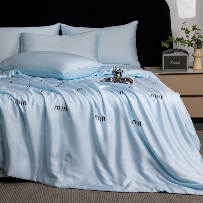 91家纺网 家纺一手货源 找家纺 梦镜家纺 2025新款A类水洗真丝夏被四件套-minmin minmin水蓝