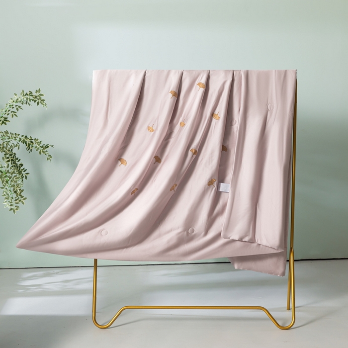 91家纺网 家纺一手货源 找家纺 梦镜家纺 2025新款A类水洗真丝夏被四件套-银树叶 银树叶紫色