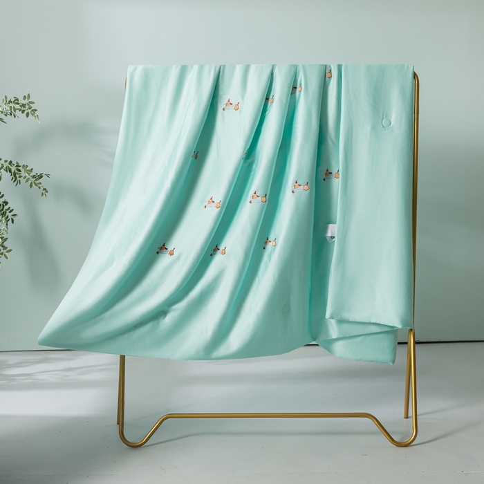 91家纺网 家纺一手货源 找家纺 梦镜家纺 2025新款A类水洗真丝夏被四件套-腊肠狗 腊肠狗水绿