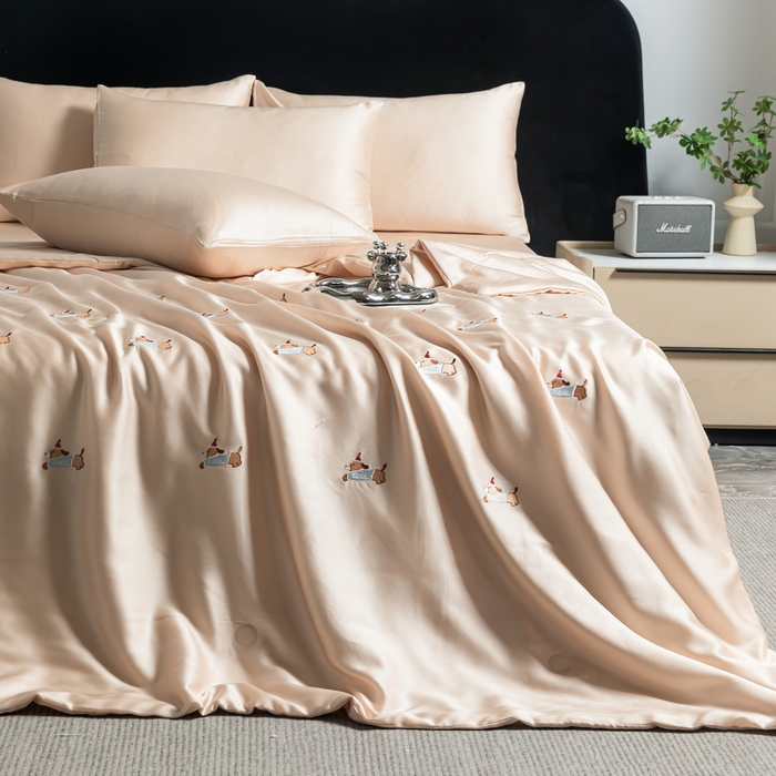 91家纺网 家纺一手货源 找家纺 梦镜家纺 2025新款A类水洗真丝夏被四件套-腊肠狗 腊肠狗香槟