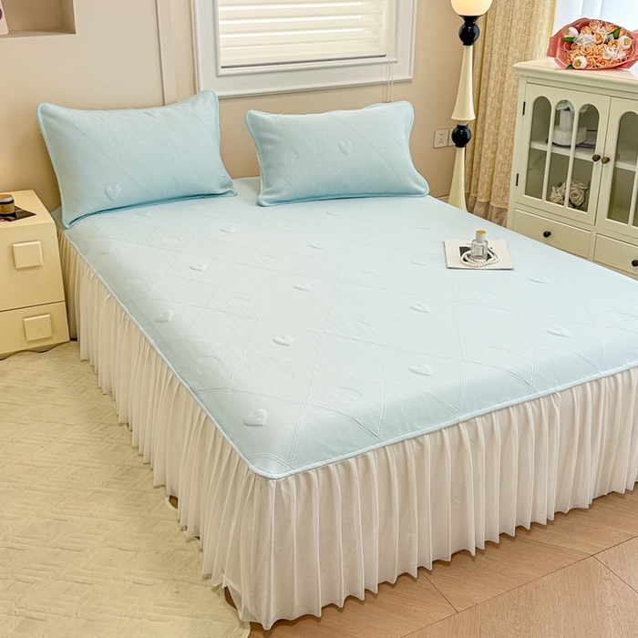 91家纺网 家纺一手货源 找家纺 布卢姆床垫 2025新款A类PE乙纶冰豆豆凉席床裙款 菱格爱心