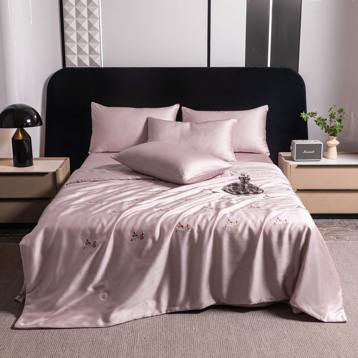 91家纺网 家纺一手货源 找家纺 梦镜家纺 2025新款A类水洗真丝夏被四件套-腊肠狗 腊肠狗紫色