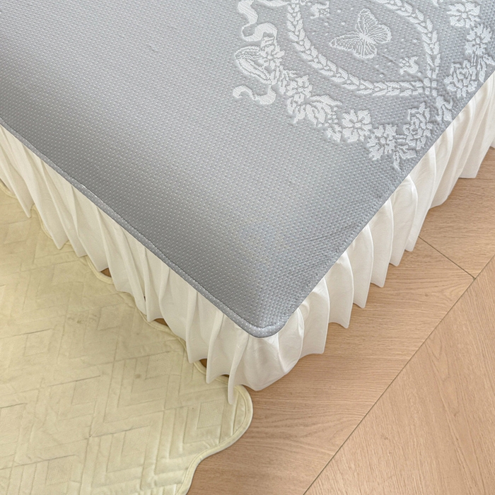 91家纺网 家纺一手货源 找家纺 布卢姆床垫 2025新款A类PE乙纶冰豆豆凉席床裙款 蝴蝶花镜 灰