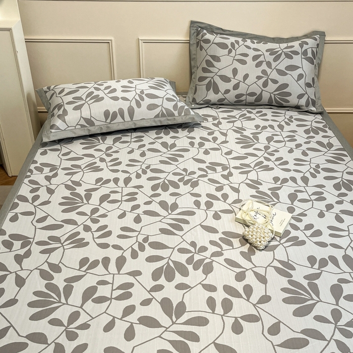 91家纺网 家纺一手货源 找家纺 宜代光年 2025新款冷凝丝可水洗提花凉感席-床席款 凉感叶繁-灰