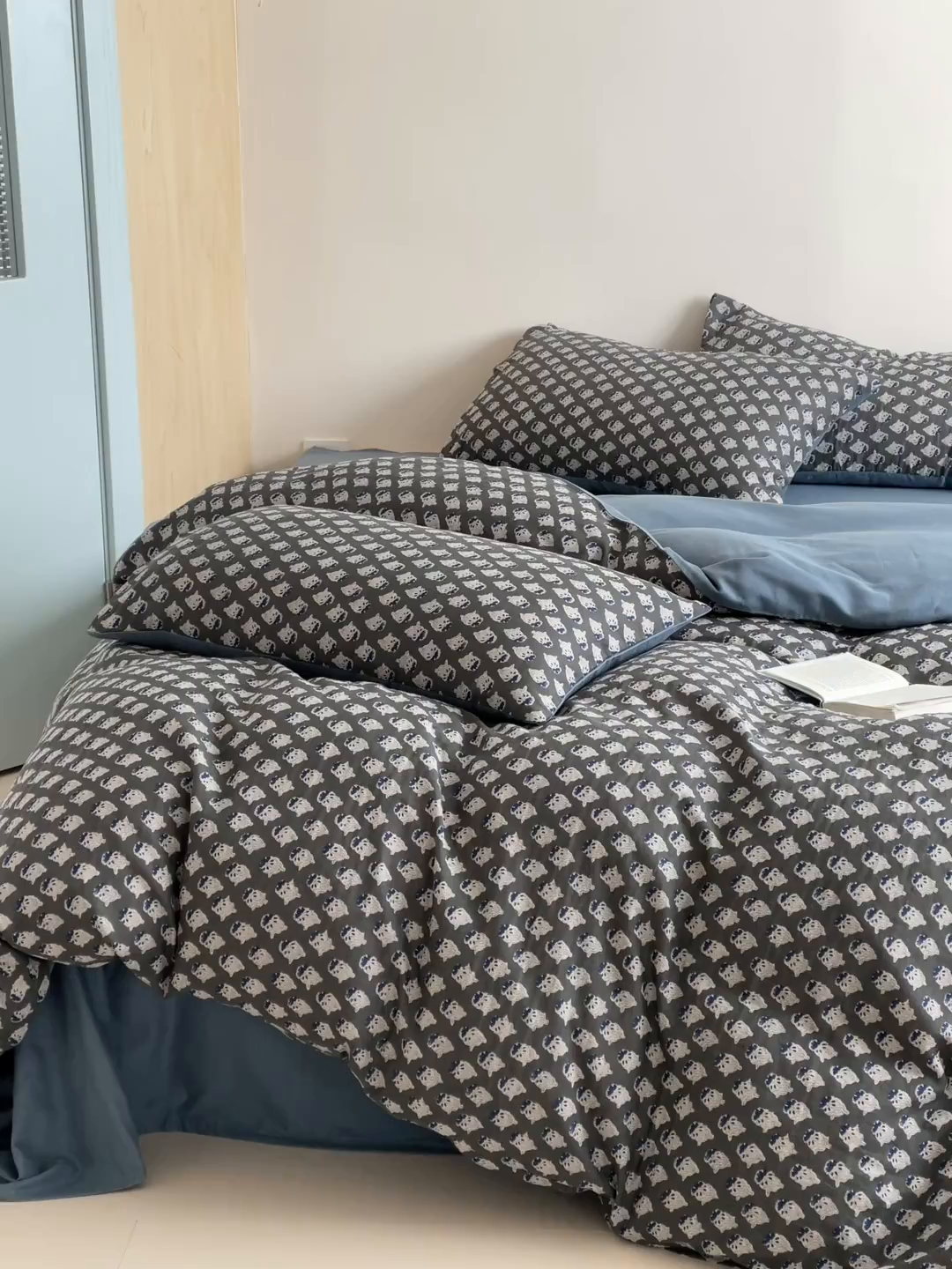 91家纺网 家纺一手货源 找家纺 萝莉家纺 2025新款全棉复古美式风水洗双层纱印花四件套 沧海灰